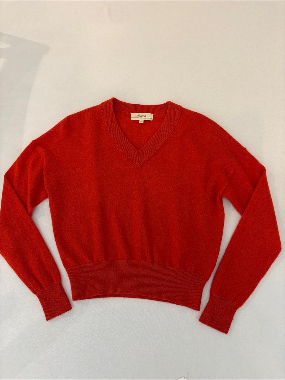Madewell Women’s Cashmere vibrant Orange Red V-Neck Pullover Sweater. XXS